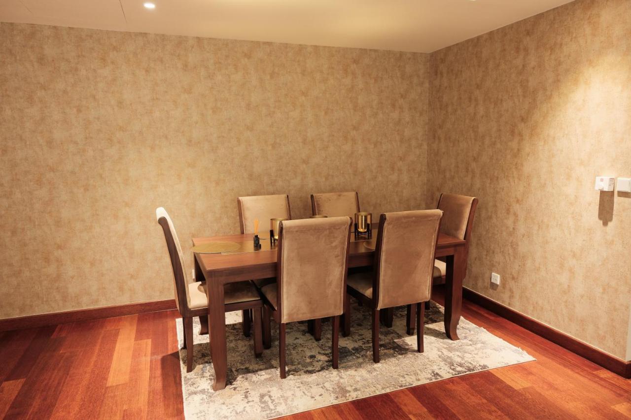 Brand New Water Front Luxury Cinnamon Suites Apartment In Heart Of Colombo City Kültér fotó