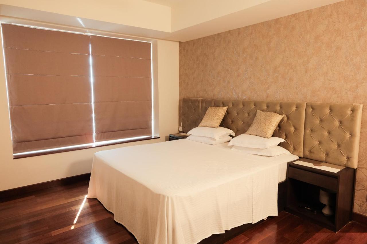 Brand New Water Front Luxury Cinnamon Suites Apartment In Heart Of Colombo City Kültér fotó