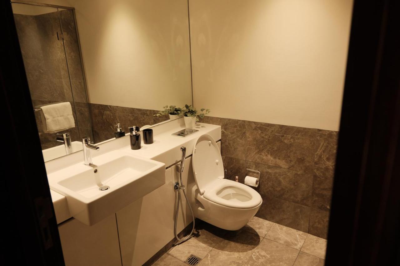 Brand New Water Front Luxury Cinnamon Suites Apartment In Heart Of Colombo City Kültér fotó