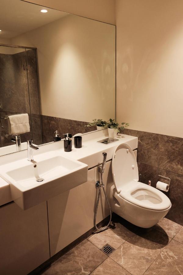 Brand New Water Front Luxury Cinnamon Suites Apartment In Heart Of Colombo City Kültér fotó