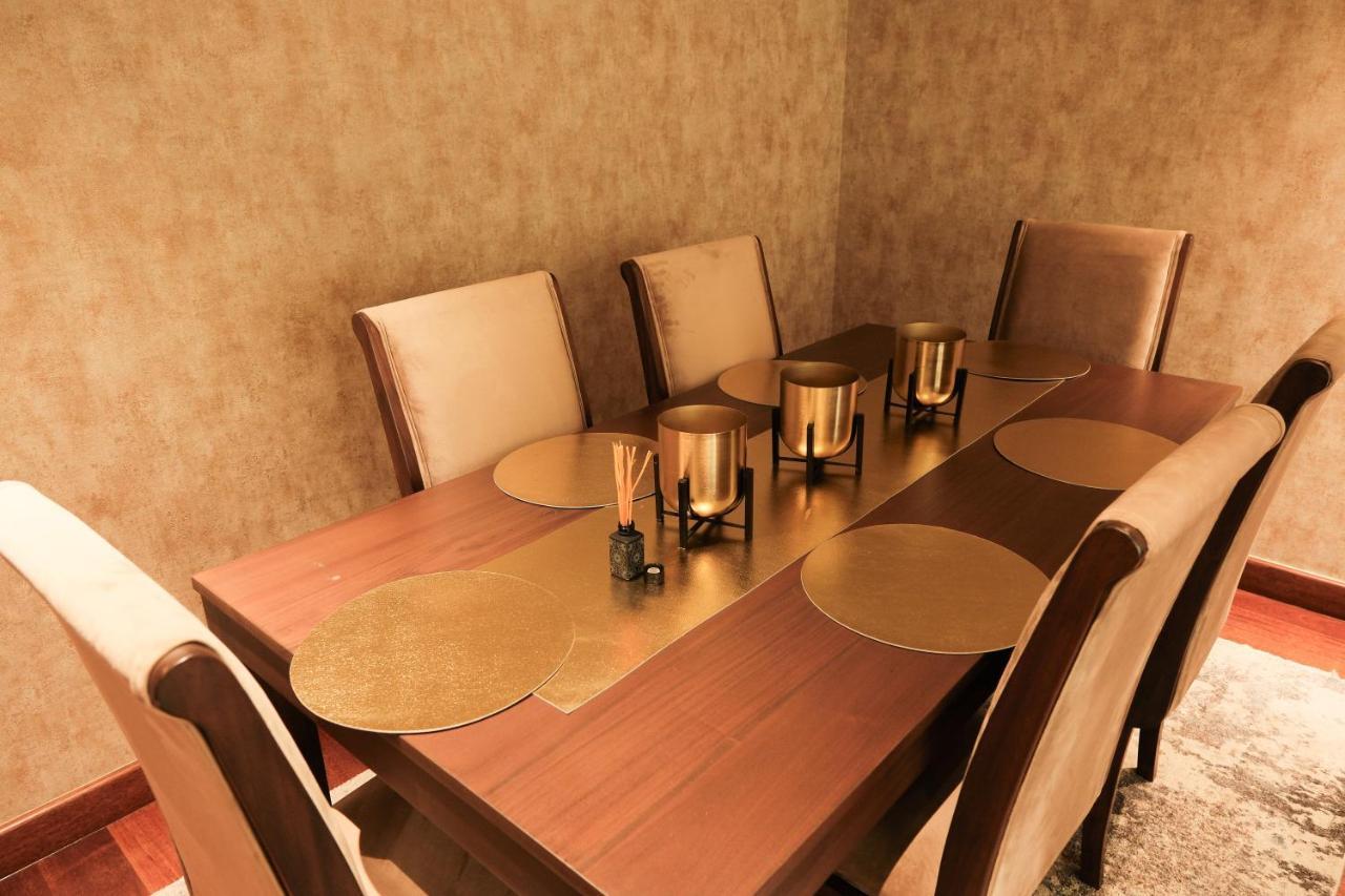 Brand New Water Front Luxury Cinnamon Suites Apartment In Heart Of Colombo City Kültér fotó
