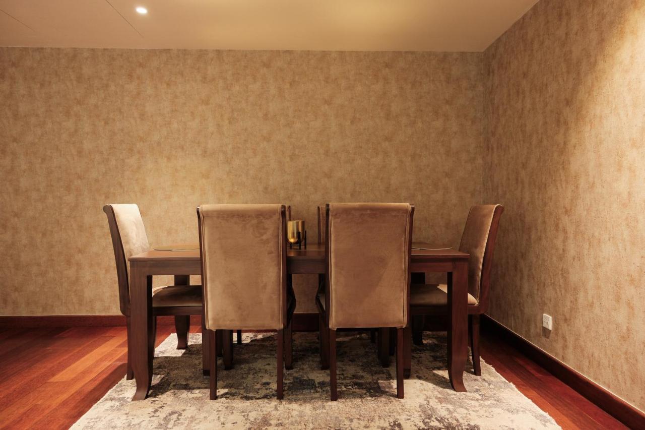 Brand New Water Front Luxury Cinnamon Suites Apartment In Heart Of Colombo City Kültér fotó
