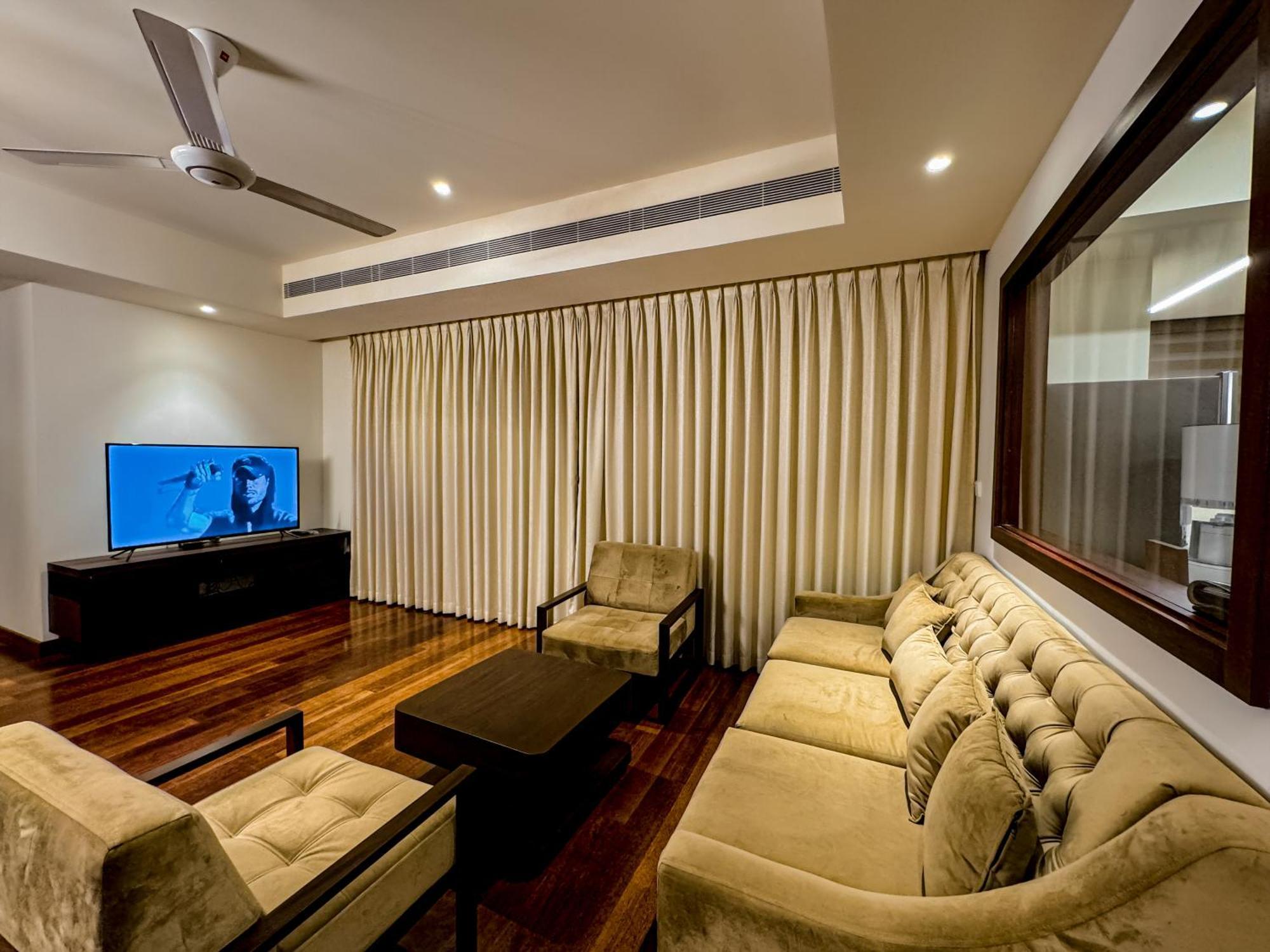 Brand New Water Front Luxury Cinnamon Suites Apartment In Heart Of Colombo City Kültér fotó