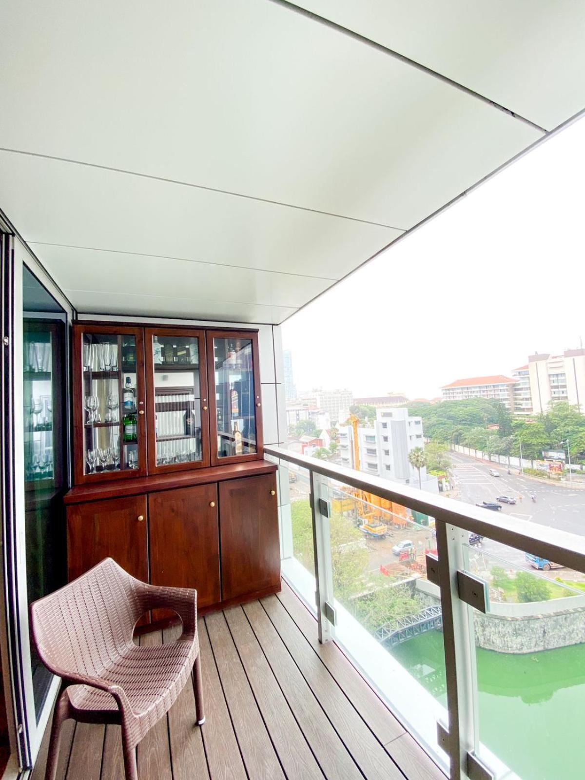 Brand New Water Front Luxury Cinnamon Suites Apartment In Heart Of Colombo City Kültér fotó