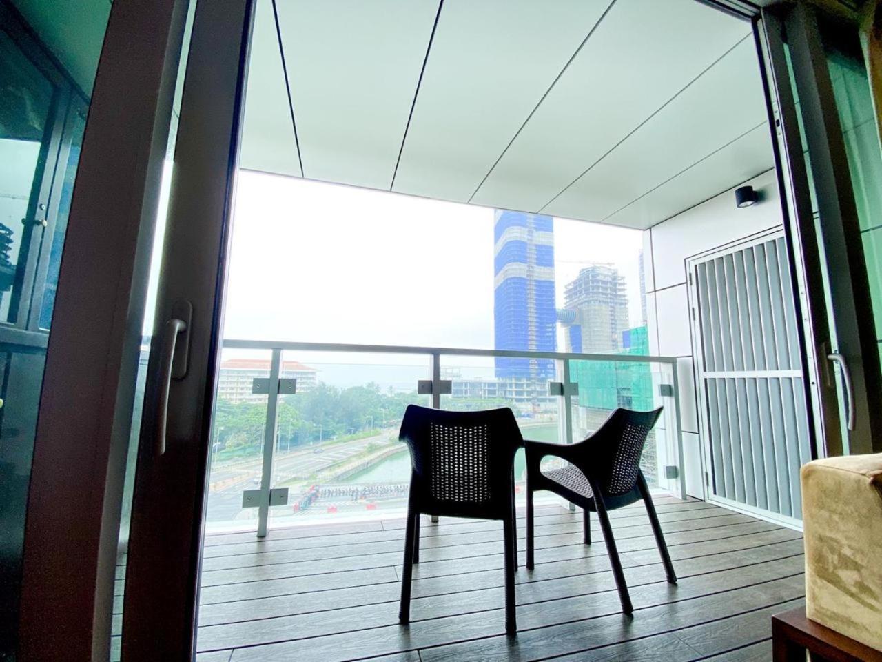 Brand New Water Front Luxury Cinnamon Suites Apartment In Heart Of Colombo City Kültér fotó