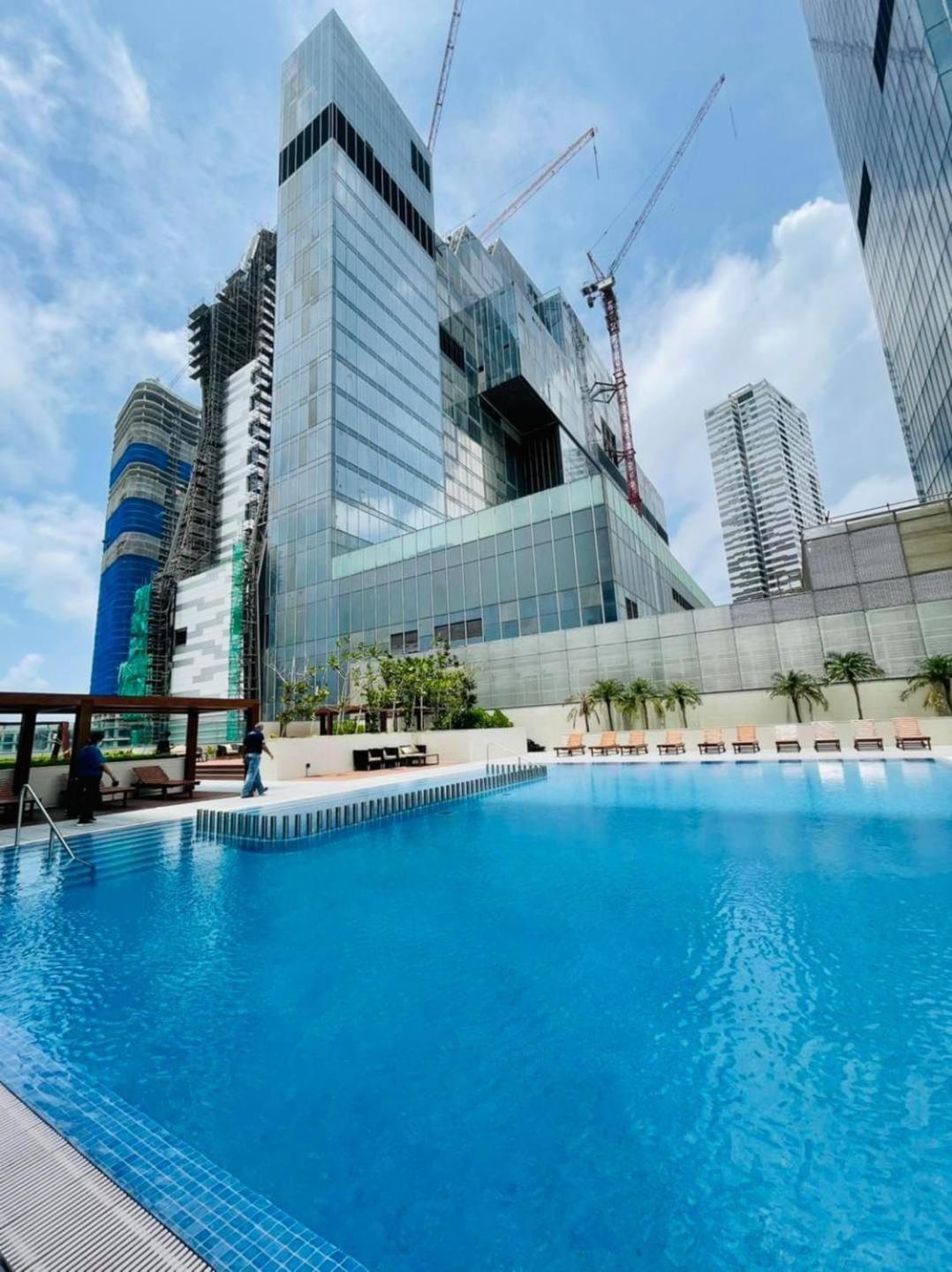 Brand New Water Front Luxury Cinnamon Suites Apartment In Heart Of Colombo City Kültér fotó